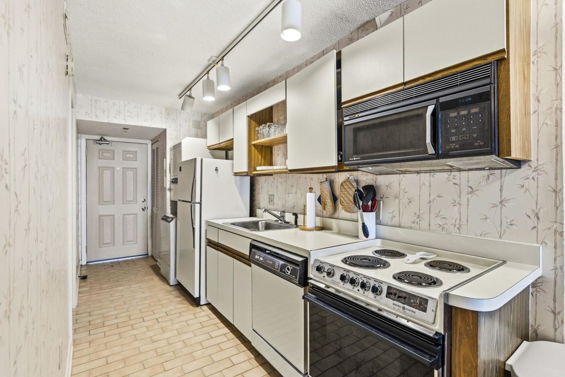 1709 S Ocean Blvd.  Photo 19
