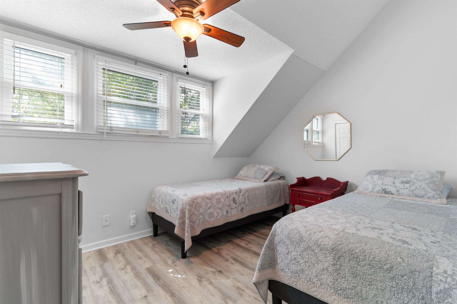4920 S First St.  Photo 23