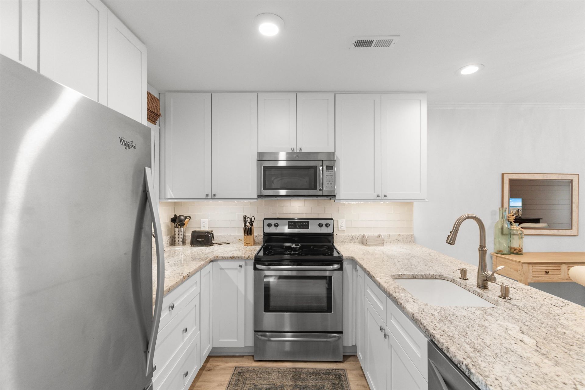 4920 S First St.  Photo 8