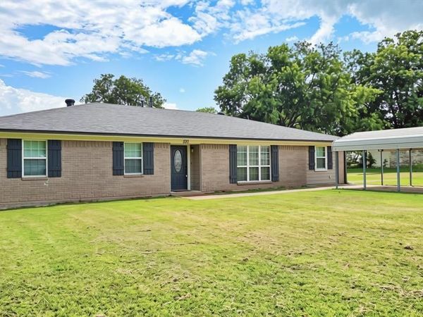 221 S Avenue C, Point, TX 75472