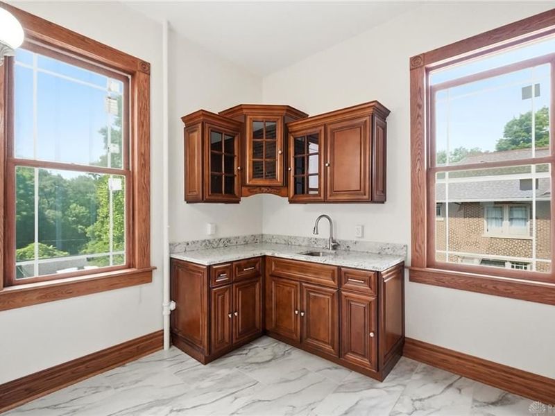 649 E High Street, Springfield, OH 45505 Photo 39