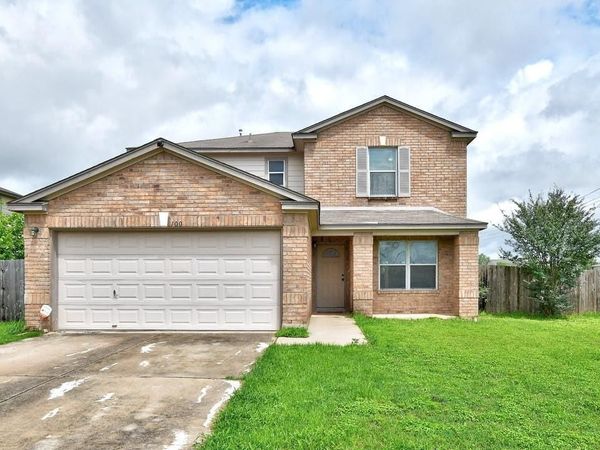 100 Pimlico, Kyle, TX 78640