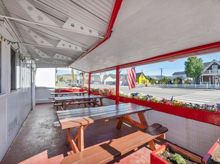 198 Main Street, Bridgeport, CA 93517 Photo