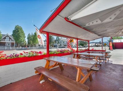 198 Main Street, Bridgeport, CA 93517 Photo
