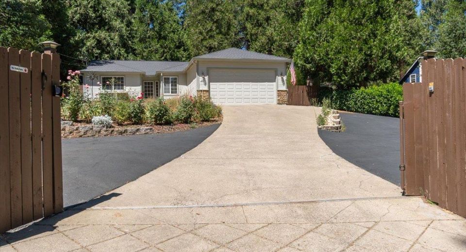2914 Willow St, Pollock Pines, CA 95726 Photo