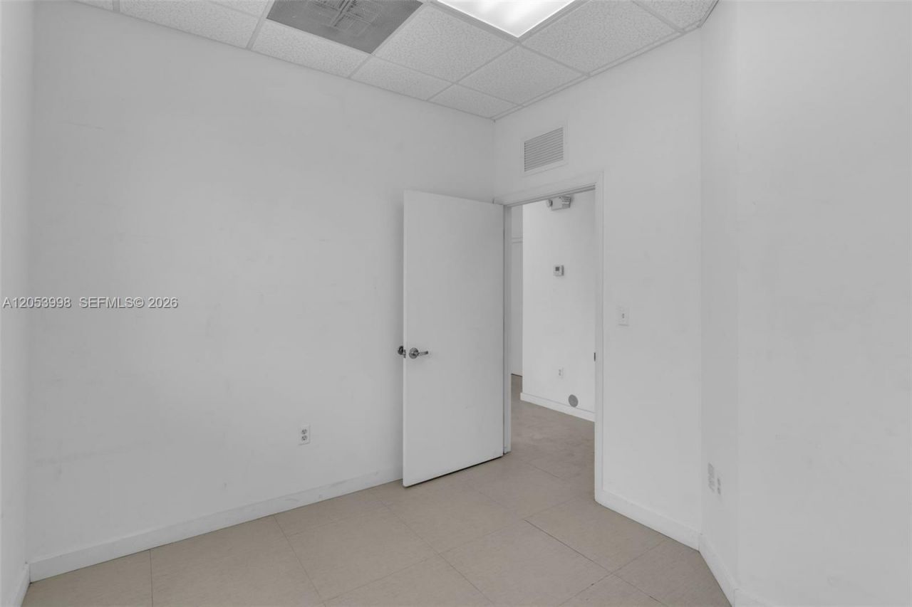 7900 NW 71st St , Medley, FL 33166 Photo