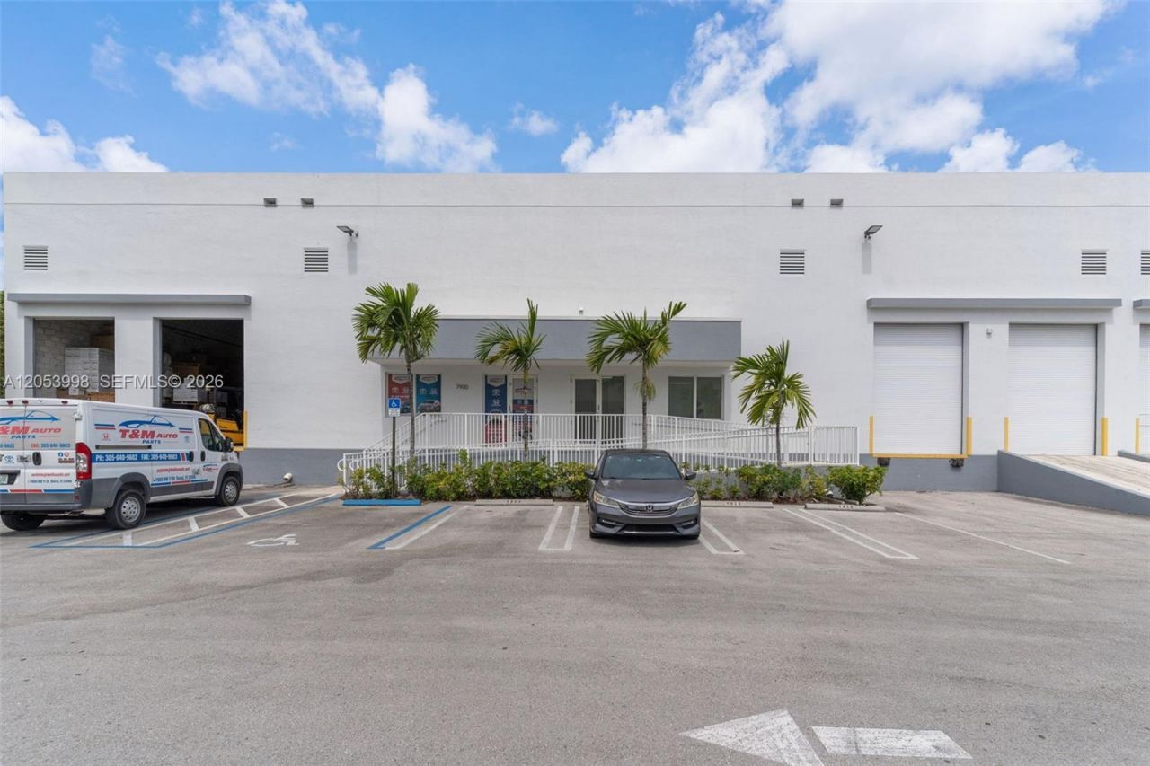 7900 NW 71st St , Medley, FL 33166 Photo
