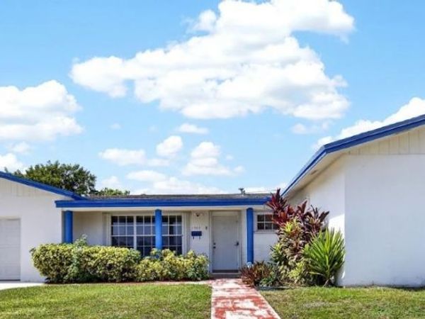 12021 SW 174th St , Miami, FL 33177
