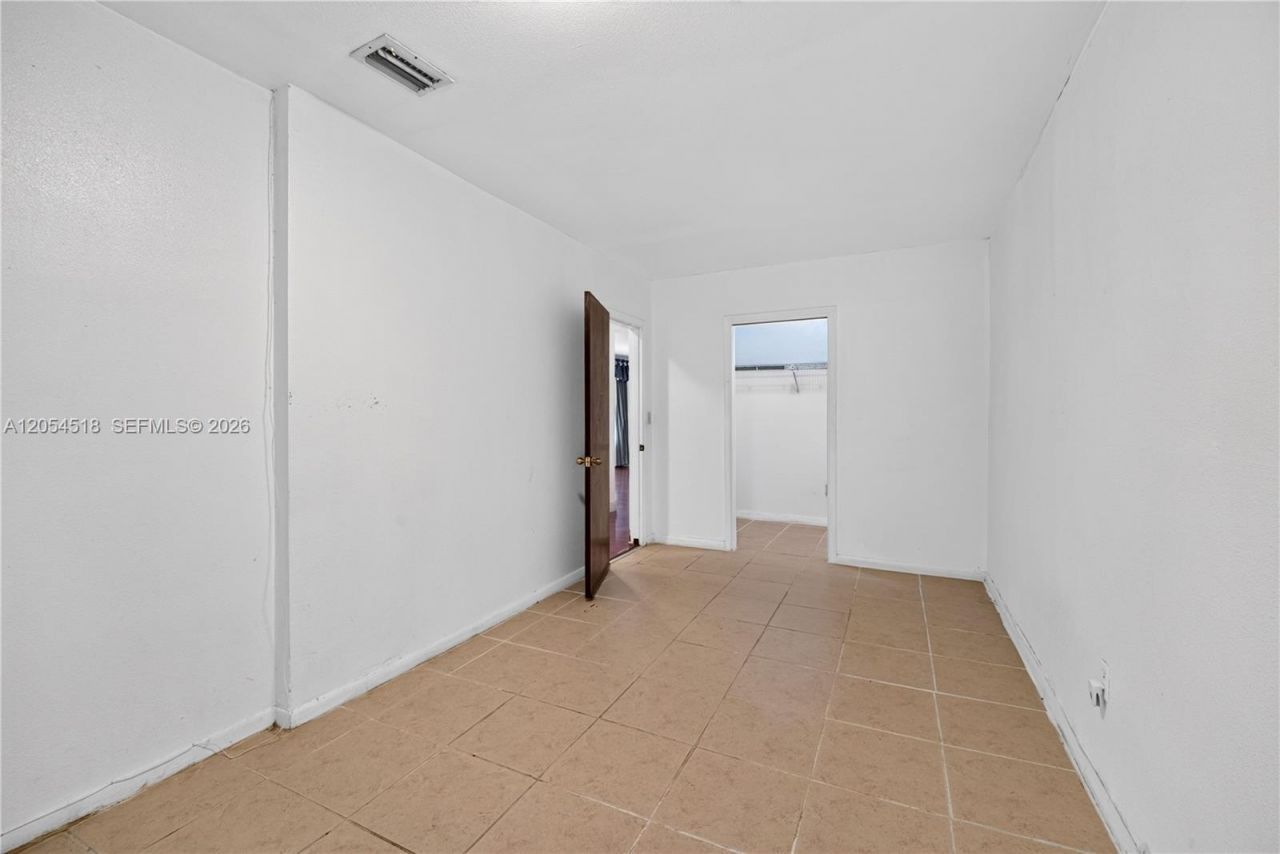 12021 SW 174th St , Miami, FL 33177 Photo
