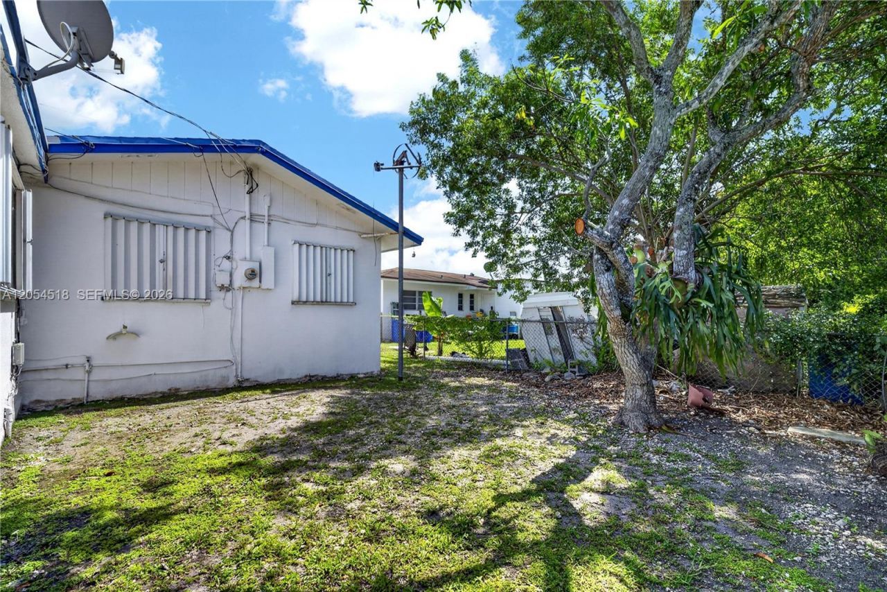12021 SW 174th St , Miami, FL 33177 Photo