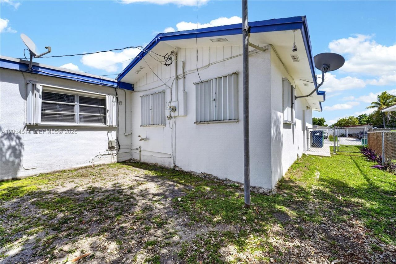 12021 SW 174th St , Miami, FL 33177 Photo