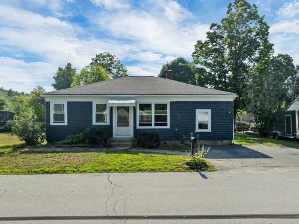 3 Pond Street, Newmarket, NH 03857