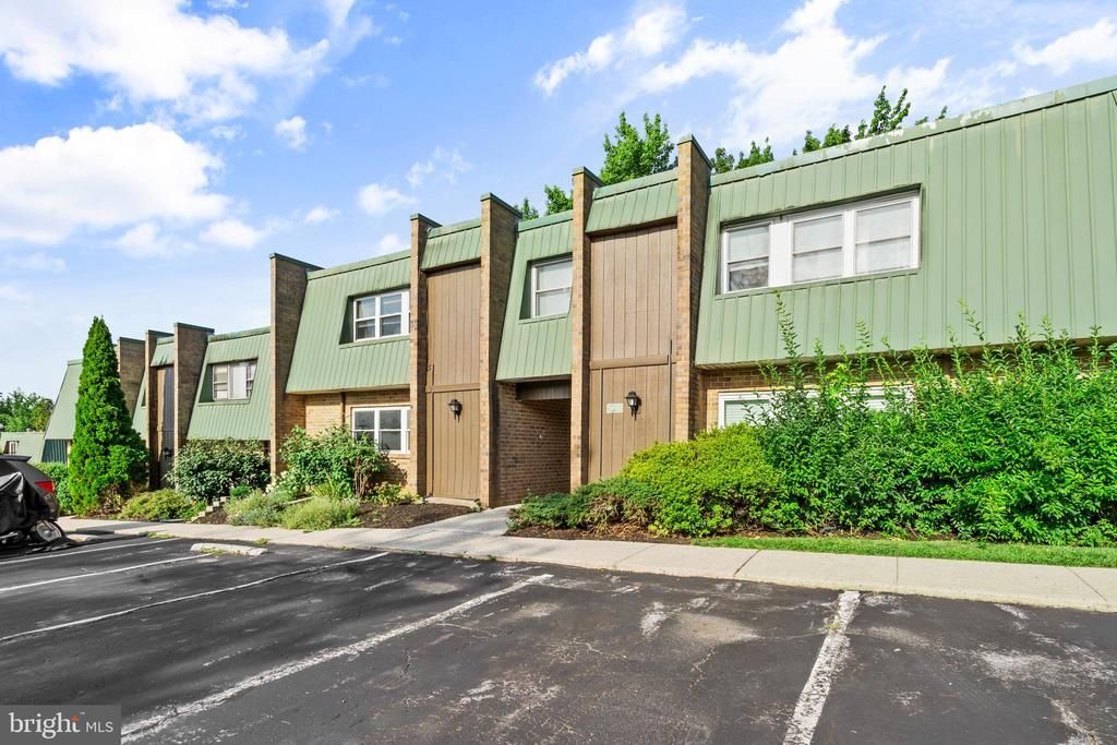 119 MEADOWVIEW LANE , MONT CLARE, PA 19453