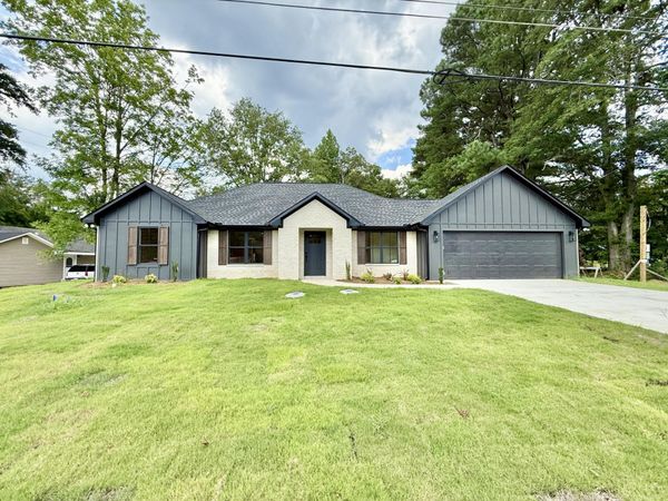 472 Mobile St., Saltillo, MS 38866