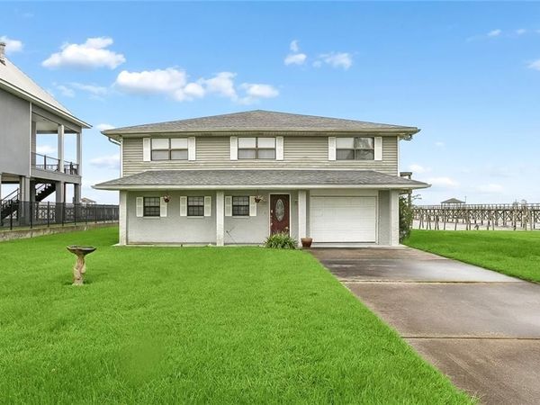 223 DEBBIE Drive , Slidell, LA 70458