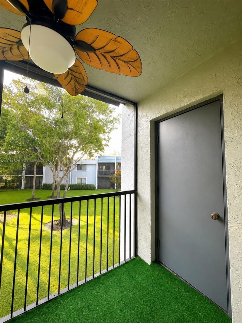 16571 Blatt Blvd, Unit 203, Weston, FL 33326 Photo