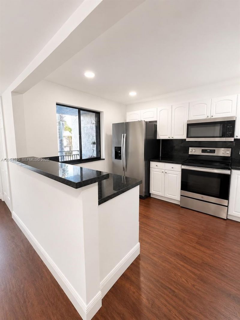 16571 Blatt Blvd, Unit 203, Weston, FL 33326 Photo