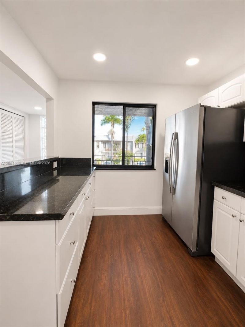 16571 Blatt Blvd, Unit 203, Weston, FL 33326 Photo
