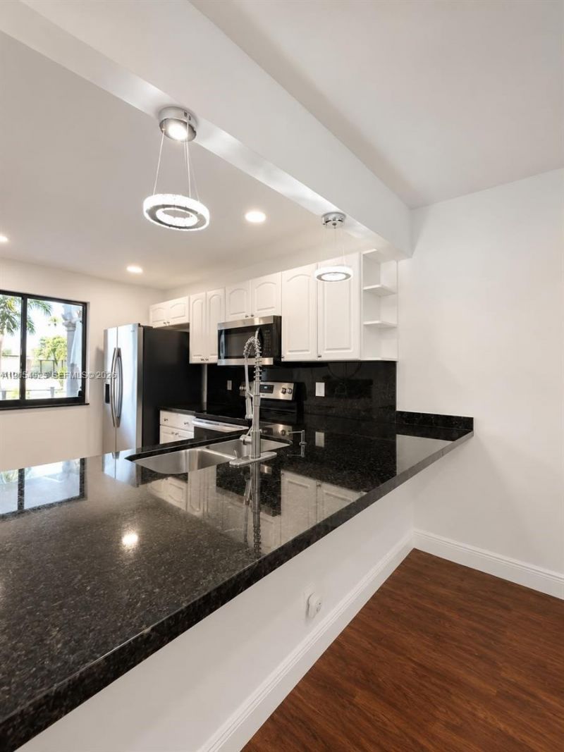 16571 Blatt Blvd, Unit 203, Weston, FL 33326 Photo