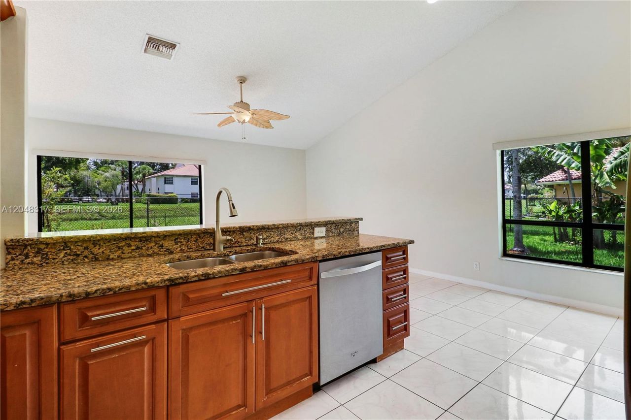 9496 Sun Pointe Dr , Boynton Beach, FL 33437 Photo