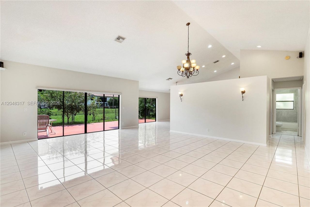9496 Sun Pointe Dr , Boynton Beach, FL 33437 Photo