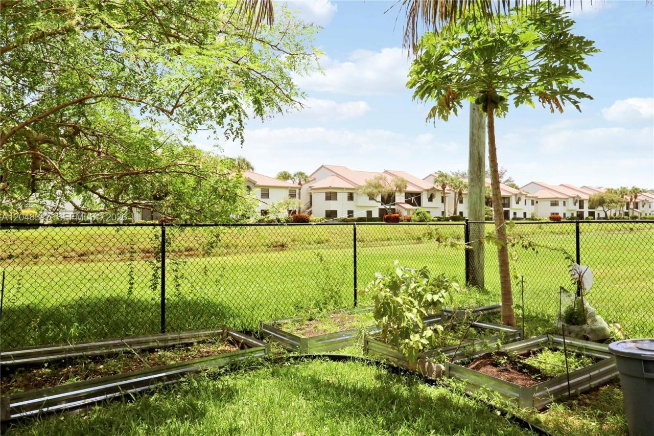 9496 Sun Pointe Dr , Boynton Beach, FL 33437 Photo