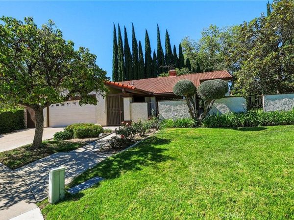 2852 Ian, Simi Valley, CA 93063