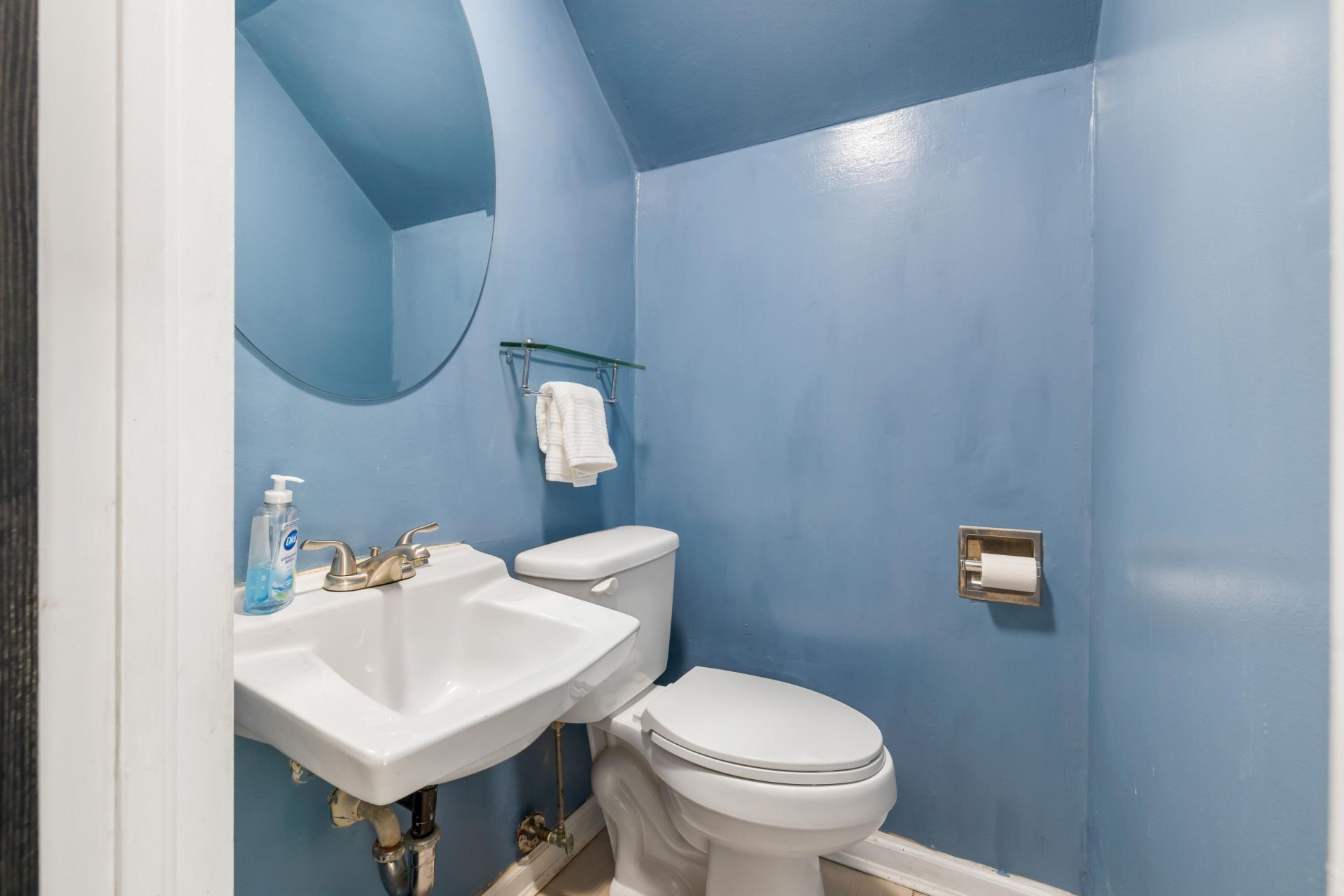 743 Waterloo Street Photo 16