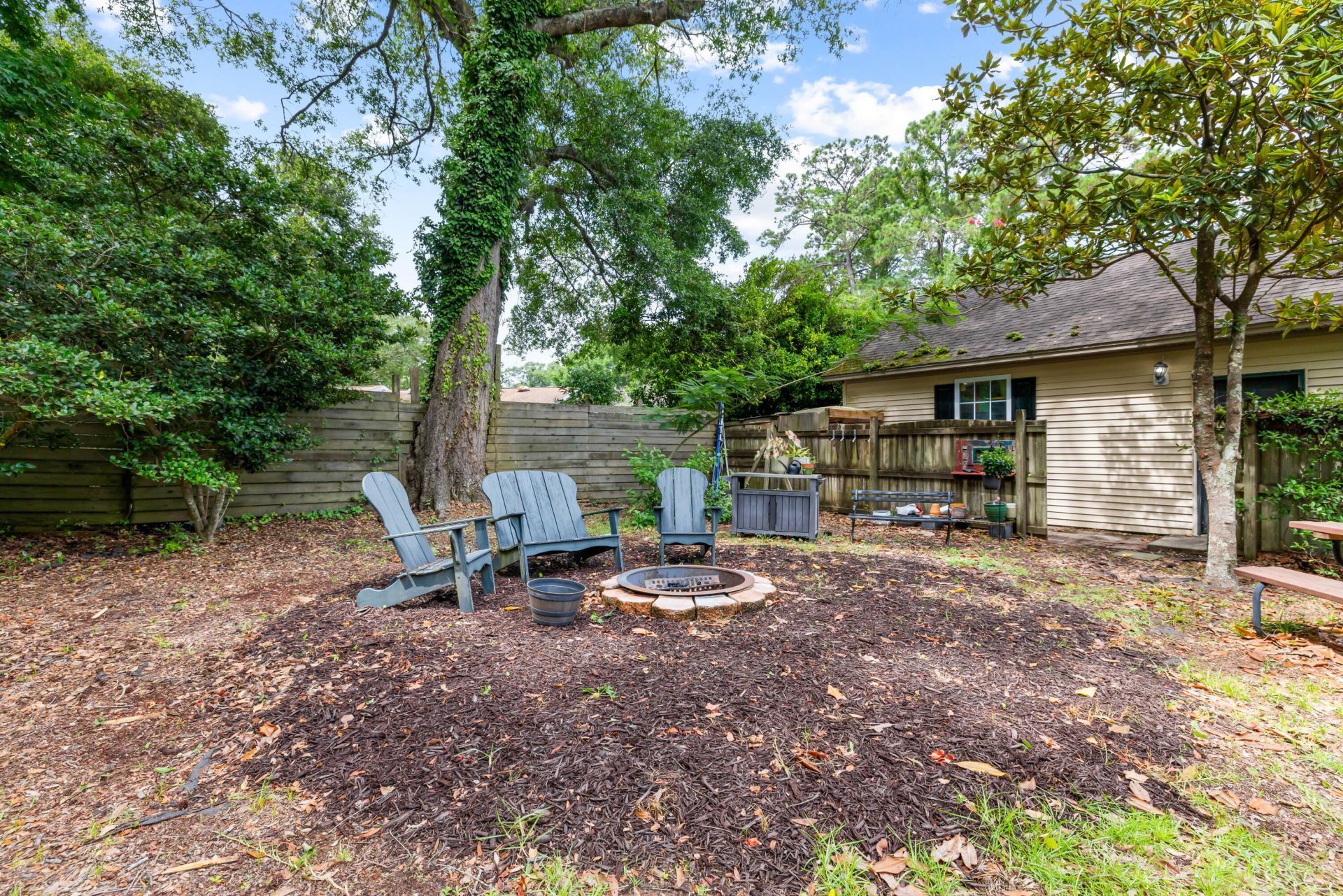 743 Waterloo Street Photo 34