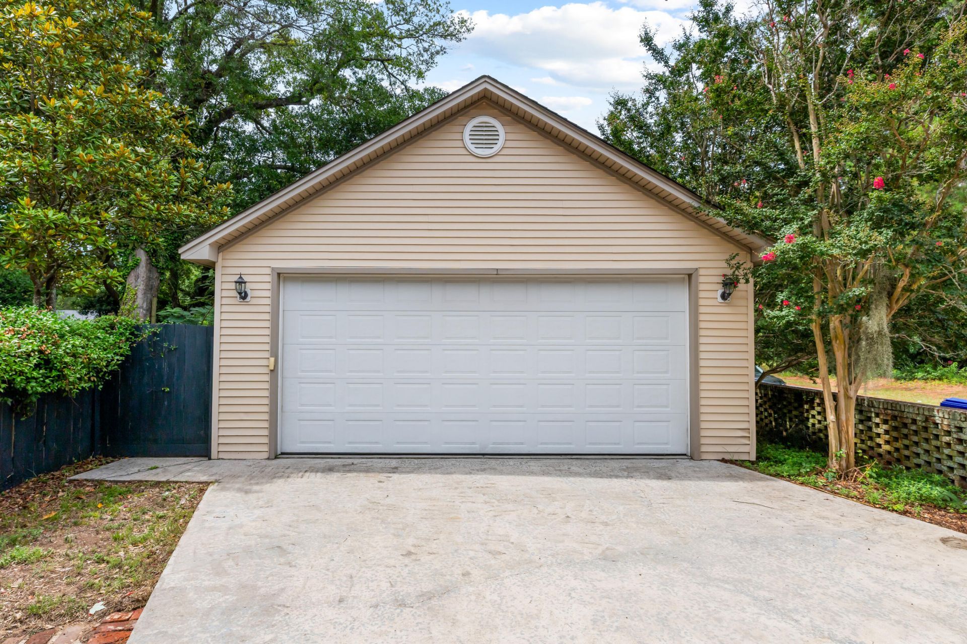 743 Waterloo Street Photo 35