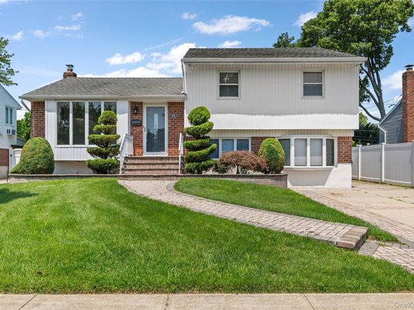 3951 Bernice Road , Seaford, NY 11783