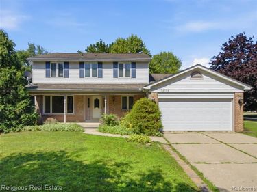 34184 Haldane Drive, Livonia, MI 48152