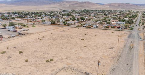 1635 Lake Avenue, Silver Springs, NV 89429 Photo