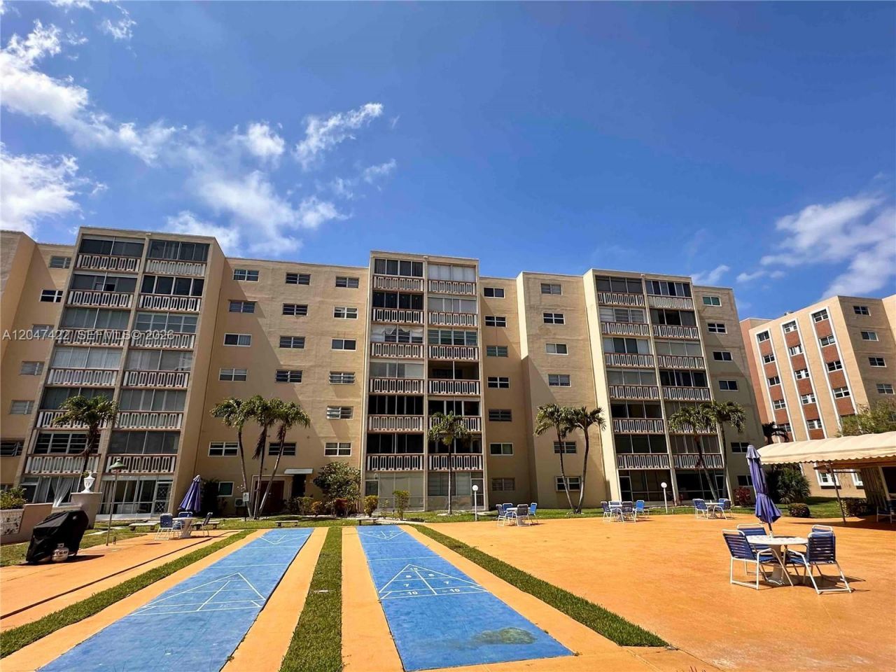 500 NE 12th Ave, Unit 705, Hallandale Beach, FL 33009 Photo