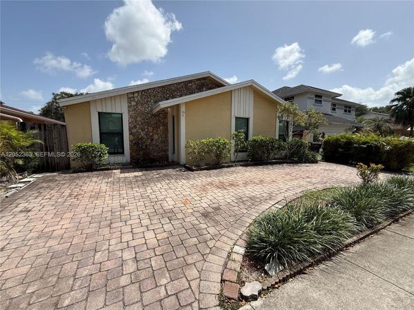 3620 Farragut St , Hollywood, FL 33021