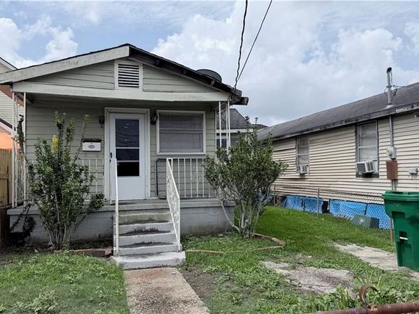 1306 ROMAIN Street, Gretna, LA 70053