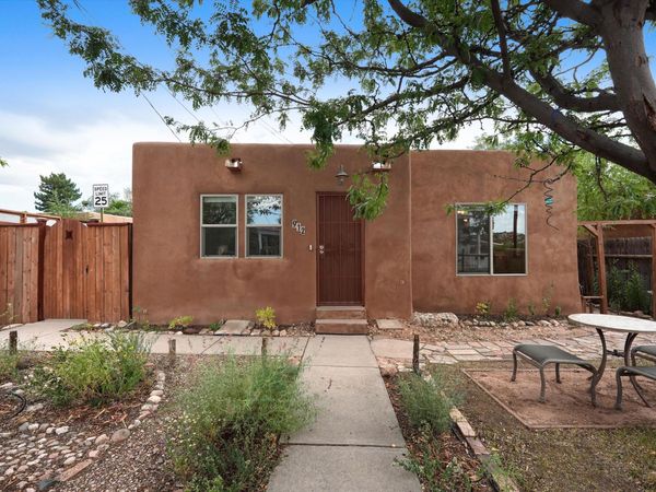 912 Alto Street , Santa Fe, NM 87501