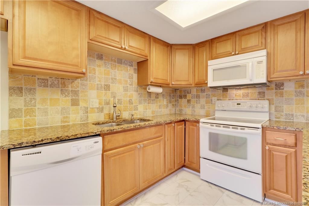 3836 SE Jefferson Street , Stuart, FL 34997 Photo