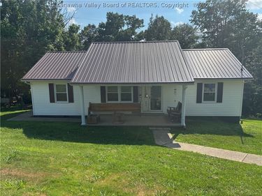 945 Divide Ridge Road, Given, WV 25245