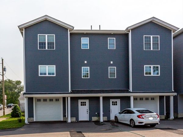 60 Garside St, Unit 6, Fall River, MA 02720