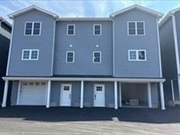 60 Garside St, Unit 6, Fall River, MA 02720