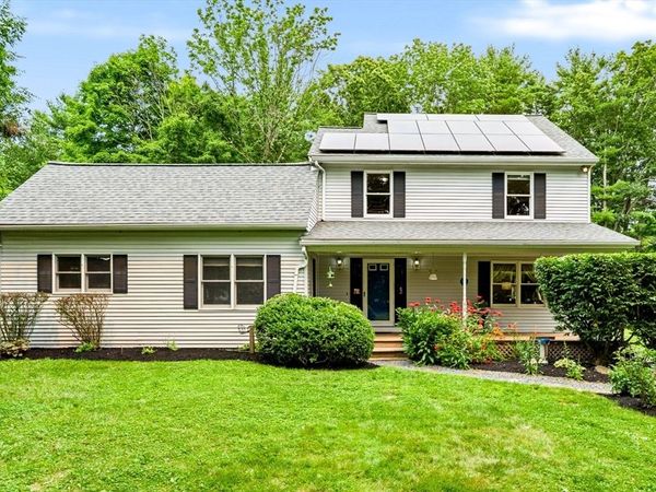 66 N High St, Foxboro, MA 02035