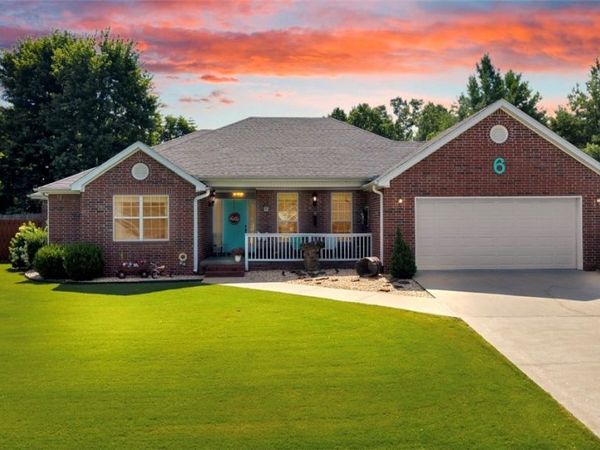 6 Breeghle Lane , Bella Vista, AR 72714