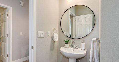 615 Watercolor Ln, West Sacramento, CA 95605 Photo