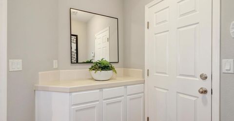 615 Watercolor Ln, West Sacramento, CA 95605 Photo