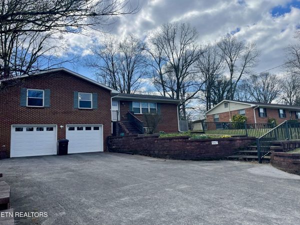 947 N Linden Drive, Alcoa, TN 37701