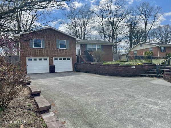 947 N Linden Drive, Alcoa, TN 37701