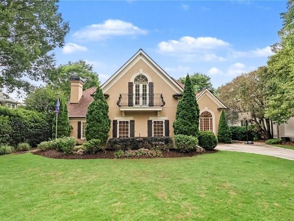 525 Avignon Court, Atlanta, GA 30350