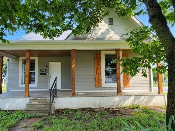 205 Sherman Street, Loogootee, IN 47553
