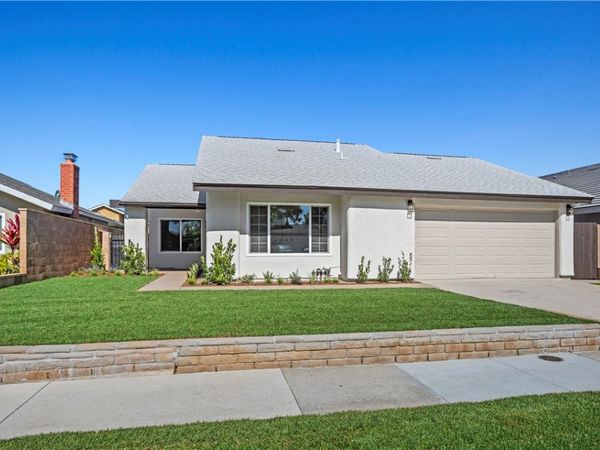 3209 S Diamond , Santa Ana, CA 92704